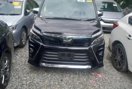 2018 toyota voxy zs