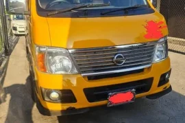 2011 Nissan Urvan bus