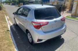 Toyota vitz 2018