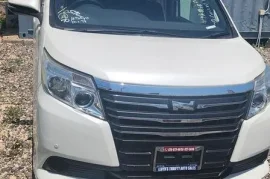 Toyota Noah excellent condition backup camera