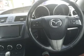 2013 Mazda Axela 
