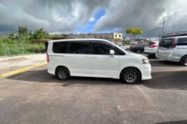 2011 Toyota Noah SI