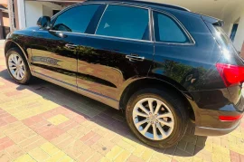 2016 BLACK AUDI Q5 WITH SUN ROOF