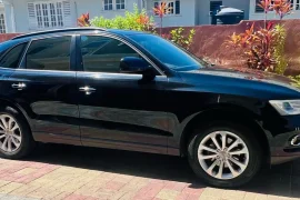 2016 BLACK AUDI Q5 WITH SUN ROOF