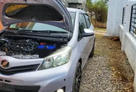 Toyota vitz 2012