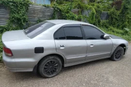 2001 Mitsubishi Galant