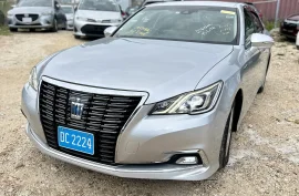 2016 Toyota Crown 