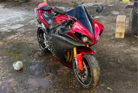 2011 Yamaha r1